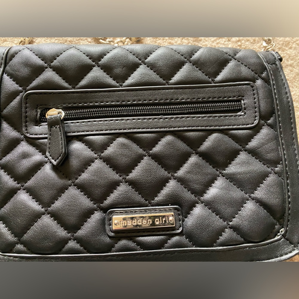 Black quilted madden girl purse with chain strap - Picture 2 of 4